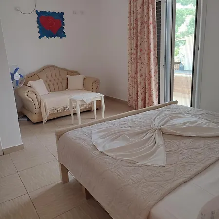 Πανσιόν Penelope's Dhërmi