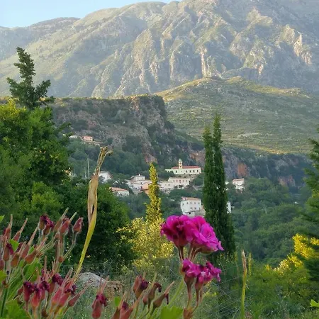 Penelope's Πανσιόν Dhërmi