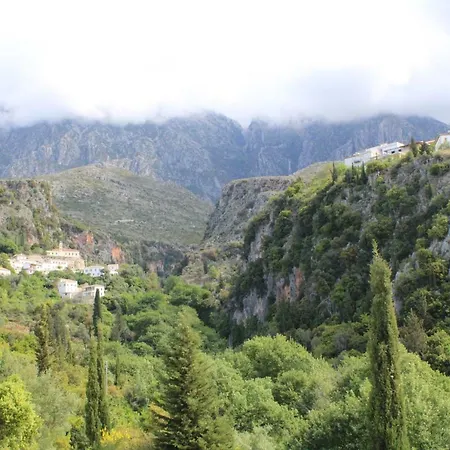 Penelope's Πανσιόν Dhërmi